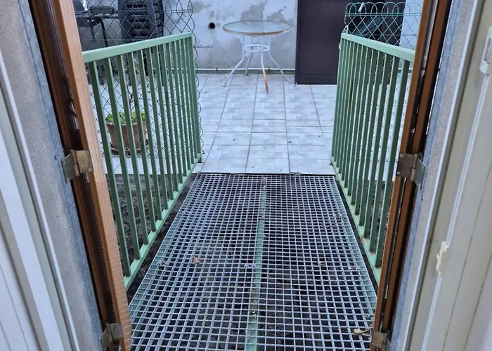 Appartement T4 De 68 M² Avec Terrasse Et Casier A Ski - Fr-1-234-344 * Cauterets